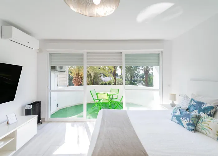 Moderno Estudio Y Piscina A 50 Metros De La Playa マルベーリャ