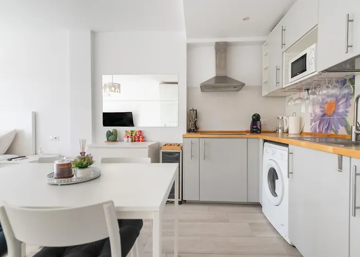 Apartamento Moderno Estudio Y Piscina A 50 Metros De La Playa Marbella