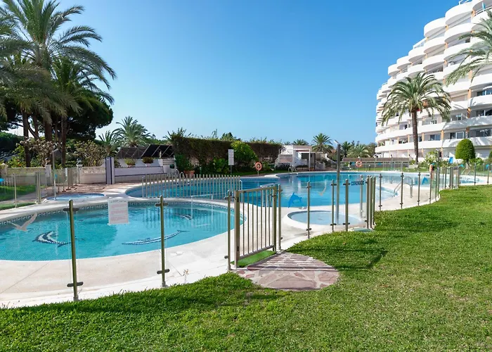 Apartamento Moderno Estudio Y Piscina A 50 Metros De La Playa Marbella